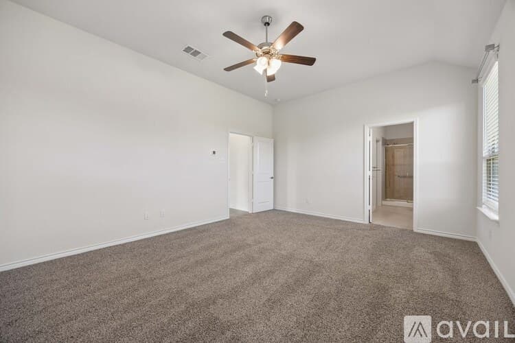 Aubrey House: 2702 Moccasin Ln
