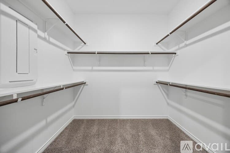 Aubrey House: 2702 Moccasin Ln