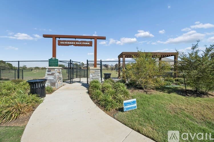 Aubrey House: 2702 Moccasin Ln