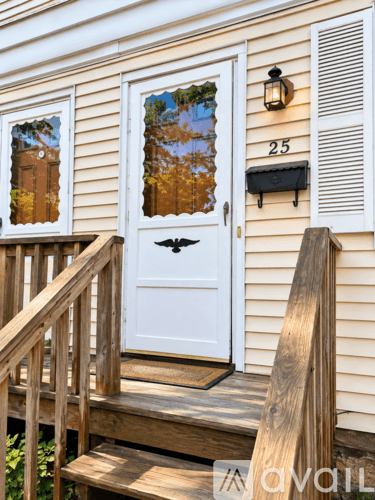 Stamford Townhome: 25 Court St