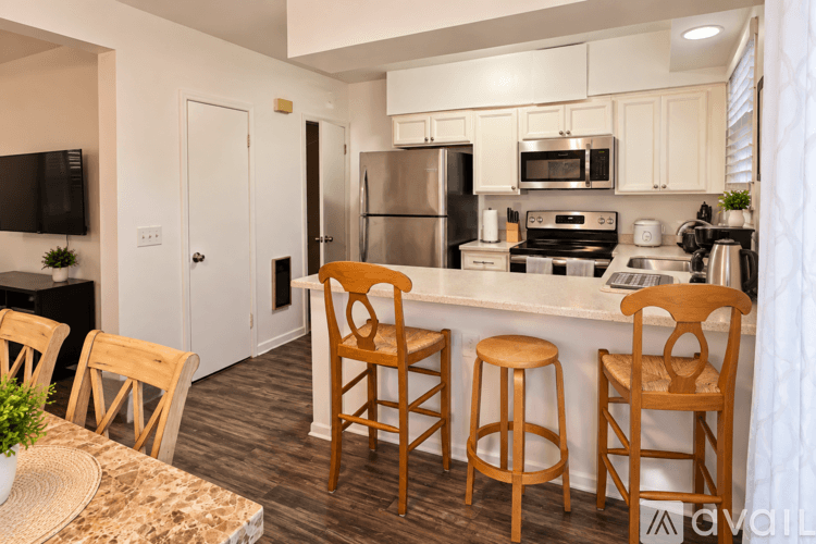Stamford Townhome: 25 Court St