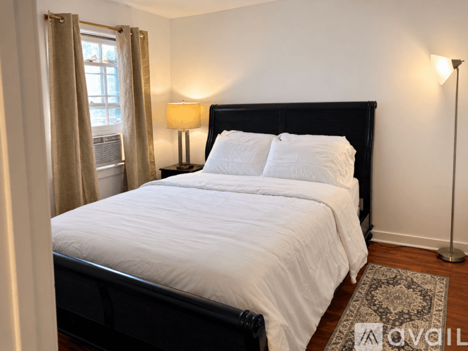Stamford Townhome: 25 Court St