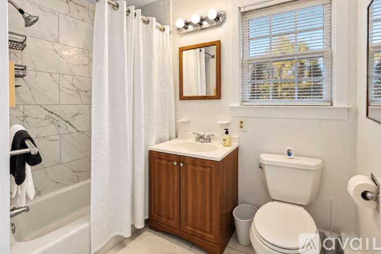 Stamford Townhome: 25 Court St
