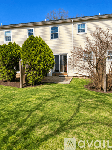 Stamford Townhome: 25 Court St