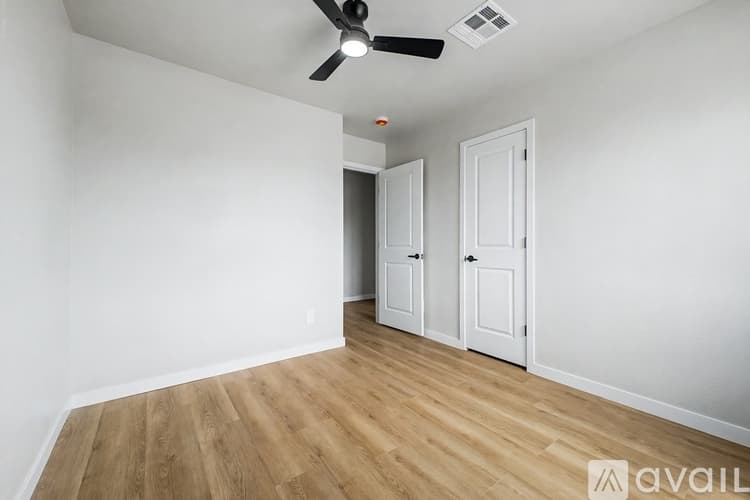 Apache Junction House: 120 West 14th Avenue