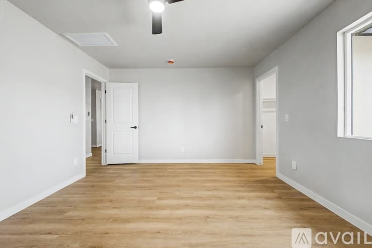 Apache Junction House: 120 West 14th Avenue