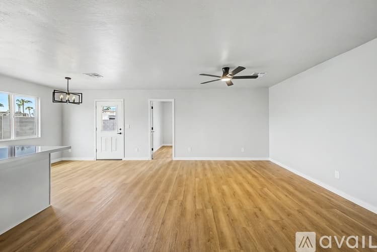 Apache Junction House: 120 West 14th Avenue