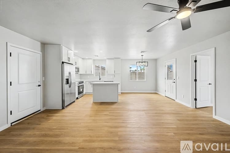 Apache Junction House: 120 West 14th Avenue