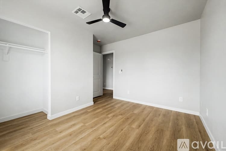 Apache Junction House: 120 West 14th Avenue