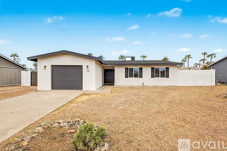 Apache Junction House: 120 West 14th Avenue