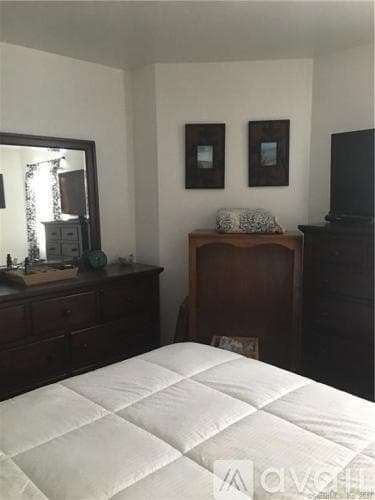Milford Apartment: 51 Broadway