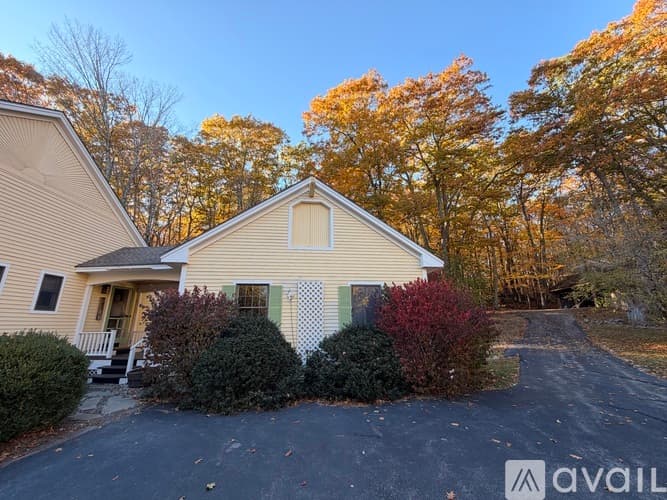 York Apartment: 86 Josiah Norton Rd