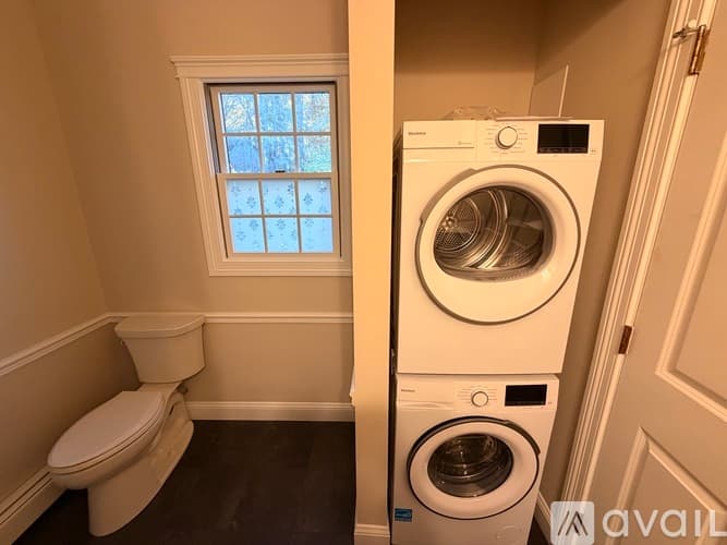 York Apartment: 86 Josiah Norton Rd
