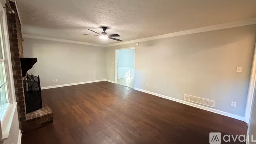 Tyrone House: 180 Ridge Rd
