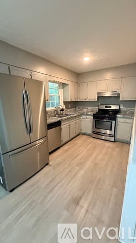 Tyrone House: 180 Ridge Rd