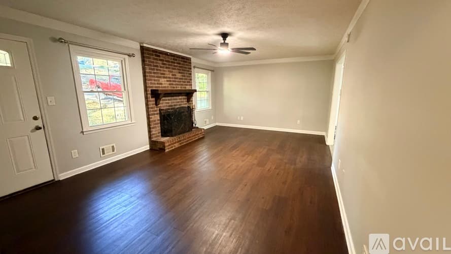 Tyrone House: 180 Ridge Rd