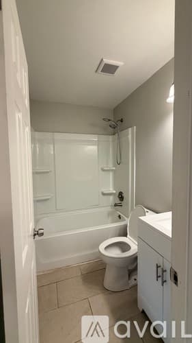 Tyrone House: 180 Ridge Rd