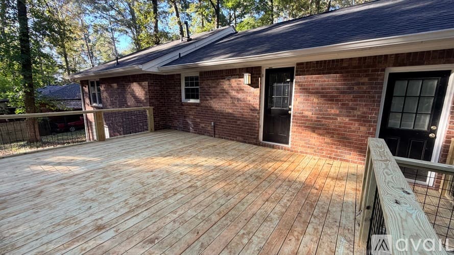 Tyrone House: 180 Ridge Rd