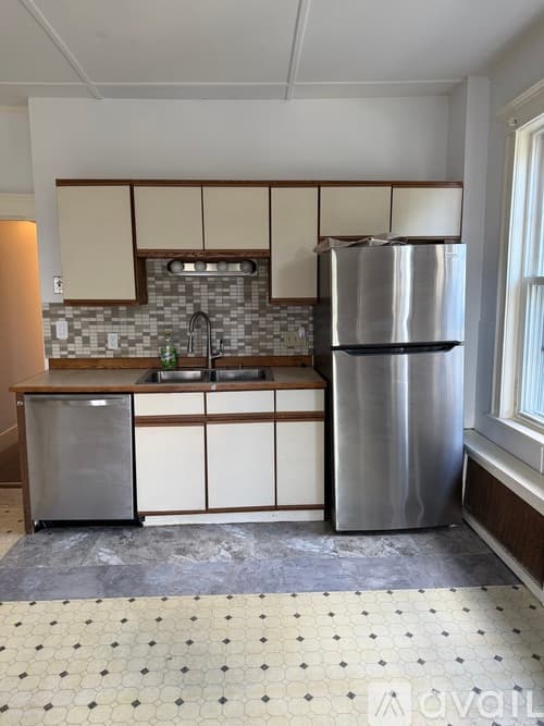 Revere Apartment: 12 Dolphin Avenue
