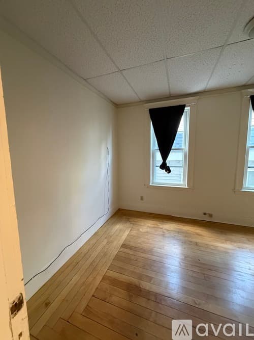 Revere Apartment: 12 Dolphin Avenue