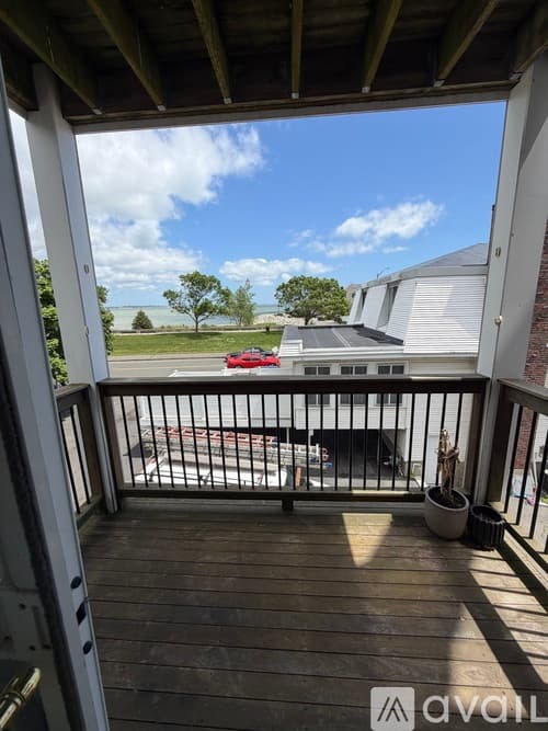 Revere Apartment: 12 Dolphin Avenue