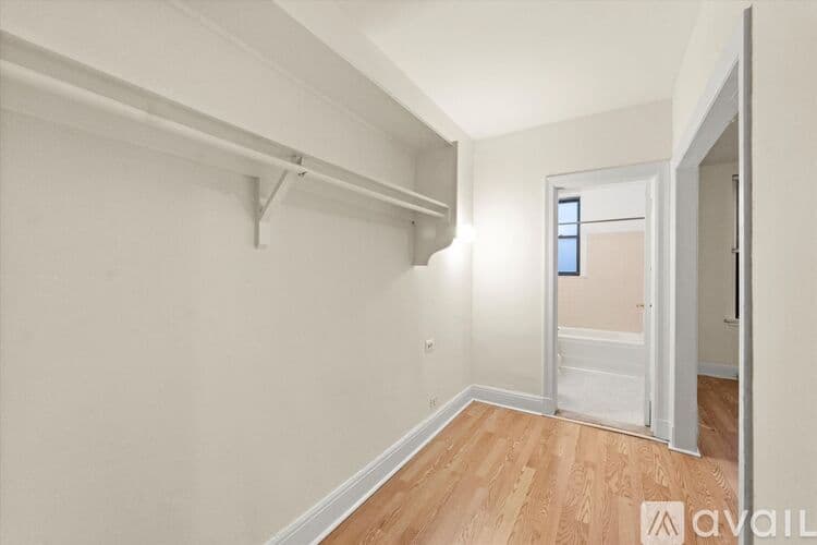 Chicago Apartment: 2779 N Milwaukee Ave