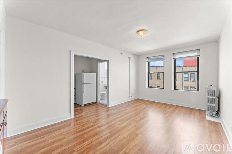 Chicago Apartment: 2779 N Milwaukee Ave