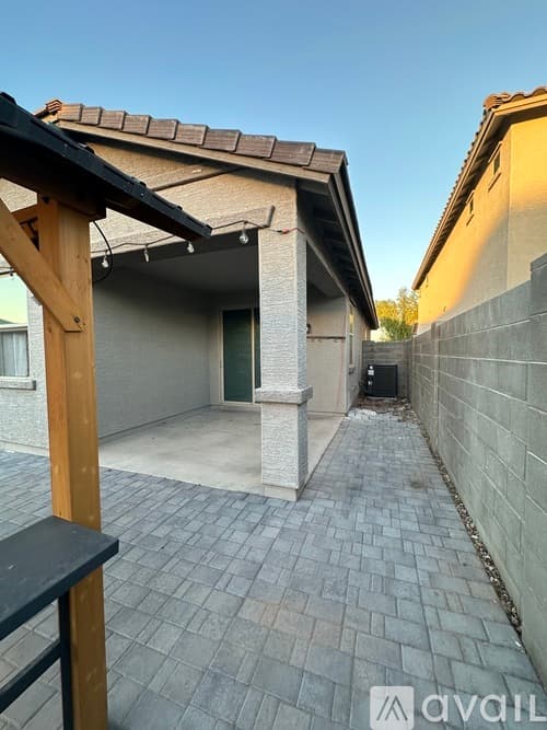 Peoria House: 9185 North 98th Avenue