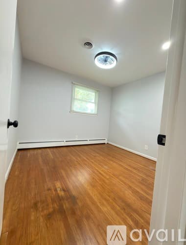 Cherry Hill Township House: 822 Murray Avenue