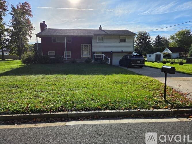 Cherry Hill Township House: 822 Murray Avenue