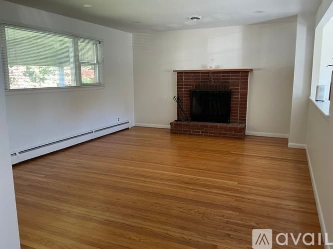 Cherry Hill Township House: 822 Murray Avenue