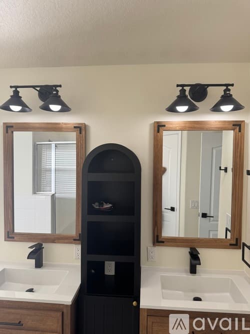 Lutz House: 19308 Sandy Springs Cir