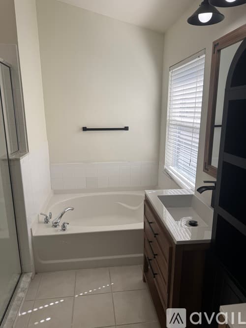 Lutz House: 19308 Sandy Springs Cir