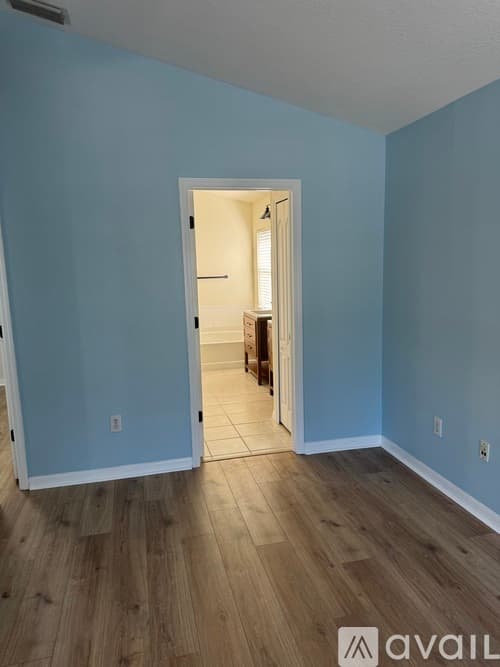 Lutz House: 19308 Sandy Springs Cir