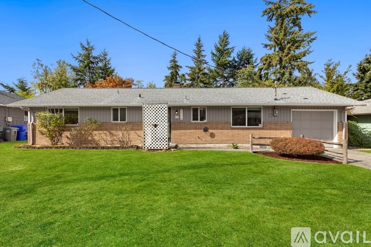 Everett House: 5706 Highland Rd