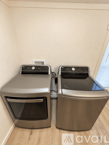 Marion Apartment: 404 East Jackson Street