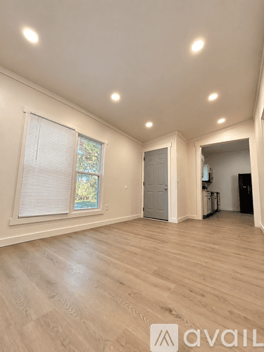 Marion Apartment: 404 East Jackson Street