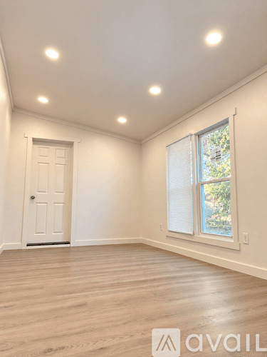 Marion Apartment: 404 East Jackson Street