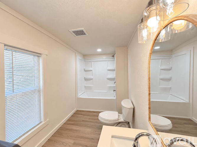 Marion Apartment: 404 East Jackson Street