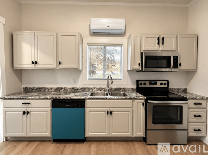 Marion Apartment: 404 East Jackson Street