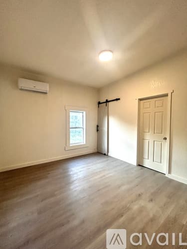 Marion Apartment: 404 East Jackson Street
