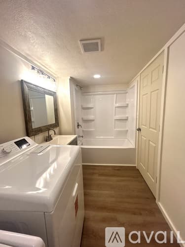 Marion Apartment: 404 East Jackson Street
