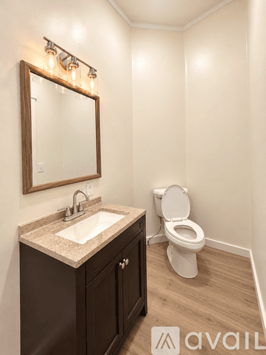 Marion Apartment: 404 East Jackson Street