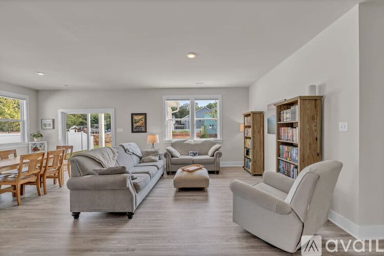 Yorktown House: 211 Orion Court