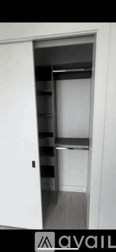 Chicago Apartment: 301 W Grand Ave