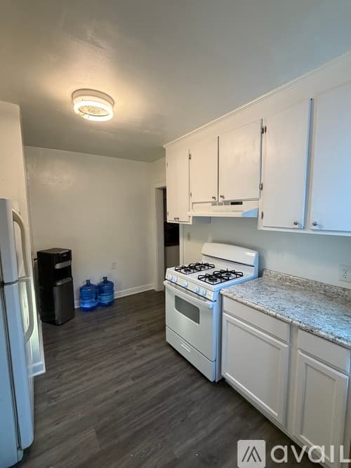 Anderson House: 202 Mayfield Drive
