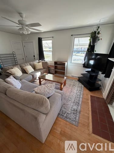 Anderson House: 202 Mayfield Drive