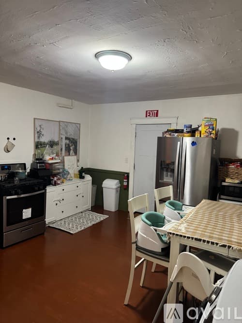 Fitchburg Apartment: 370 Rollstone Street