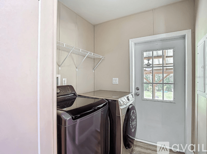 Wesley Chapel House: 7515 Rooks Drive