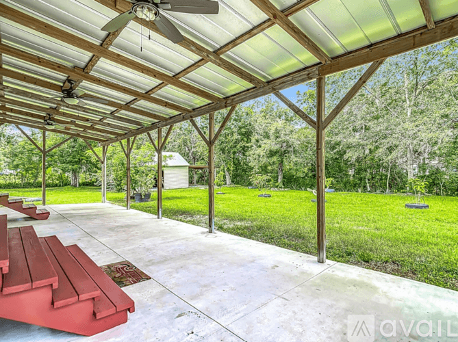 Wesley Chapel House: 7515 Rooks Drive
